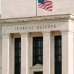 Het gebouw van de Amerikaanse Federal Reserve in Washington bij daglicht